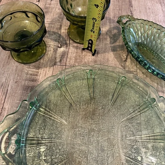 Jeannette Green Depression Glass CHERRY BLOSSOM Handled, two glasses, tray - Picture 6 of 6